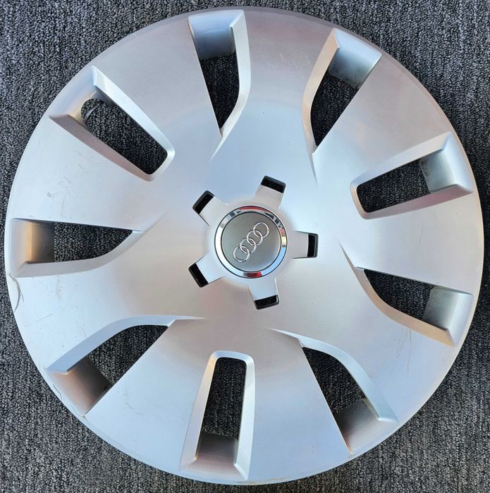 Capace Roti / Capace Jante De Tabla 16" Ptr. Audi A3/A4/A5/A6