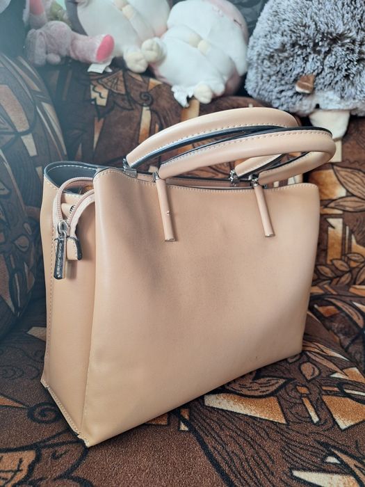 Дамски чанти и раници