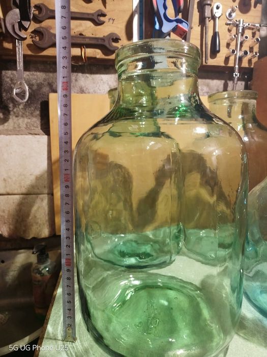 Продавам стари буркани