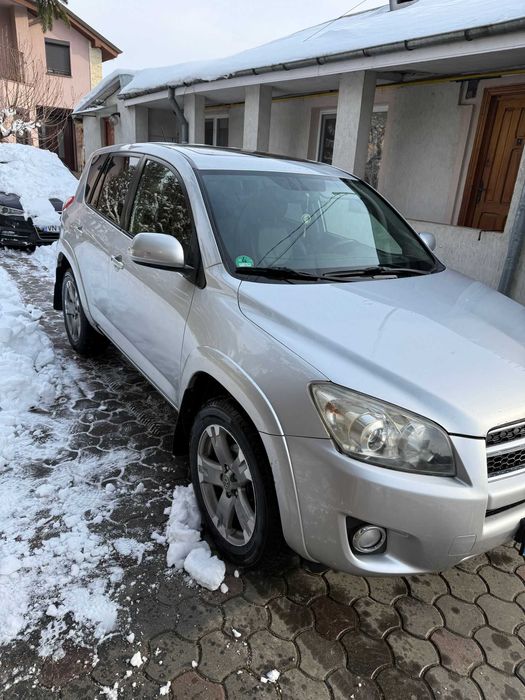 Vând Toyota Rav4 diesel 4x4