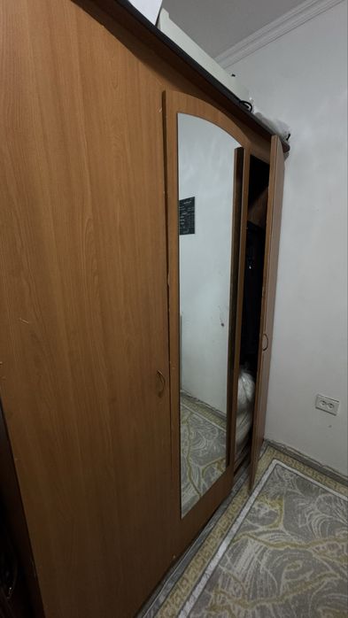 Продам вместительный шкаф для одежды