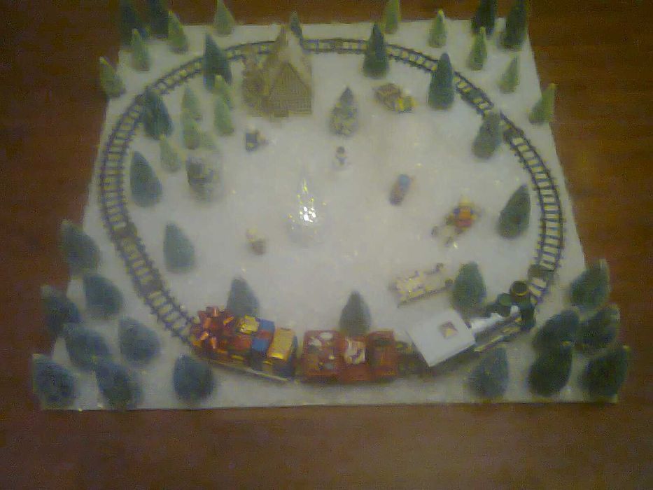 peisaj de iarna cu trenuletul lui Mos Craciun