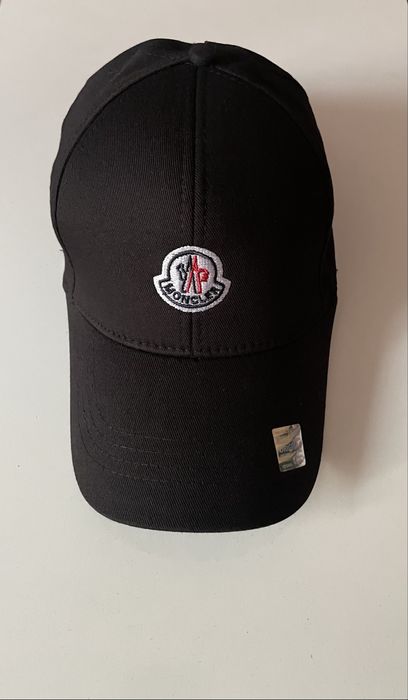 Шапки със козирка и зимни унисекс модел