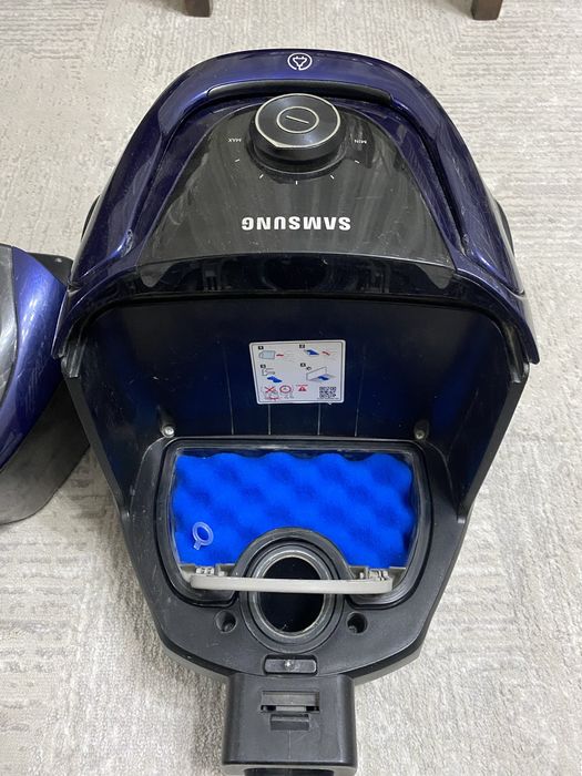 Пылесос Samsung SC18M3120VB