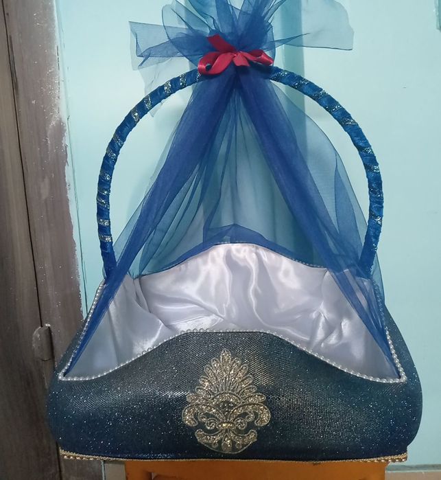 Корзины . Белые синие плетеные