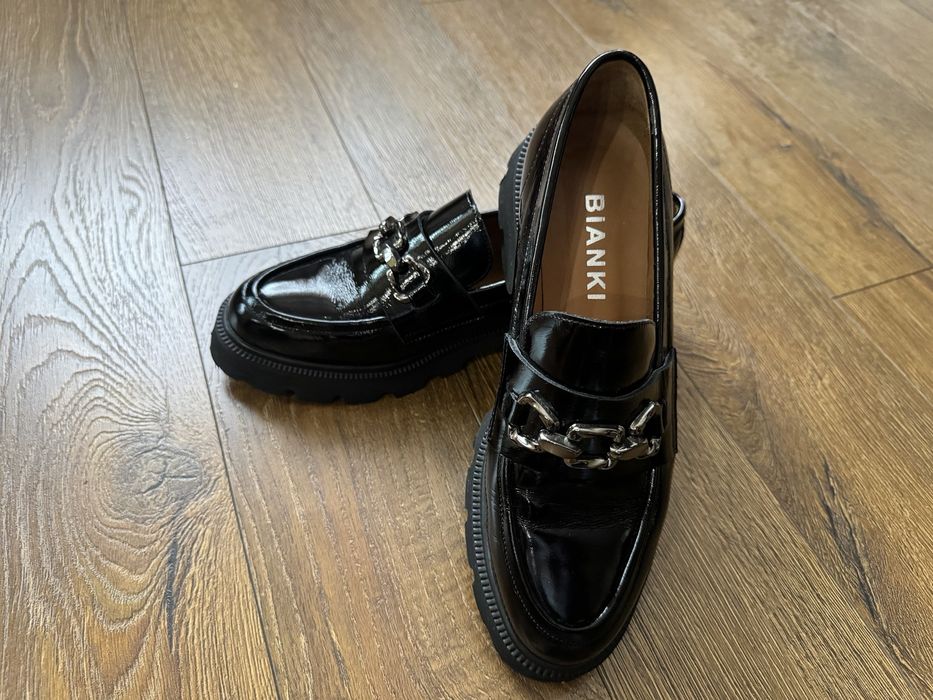 Дамски лоуфъри от естествен лак размер 38