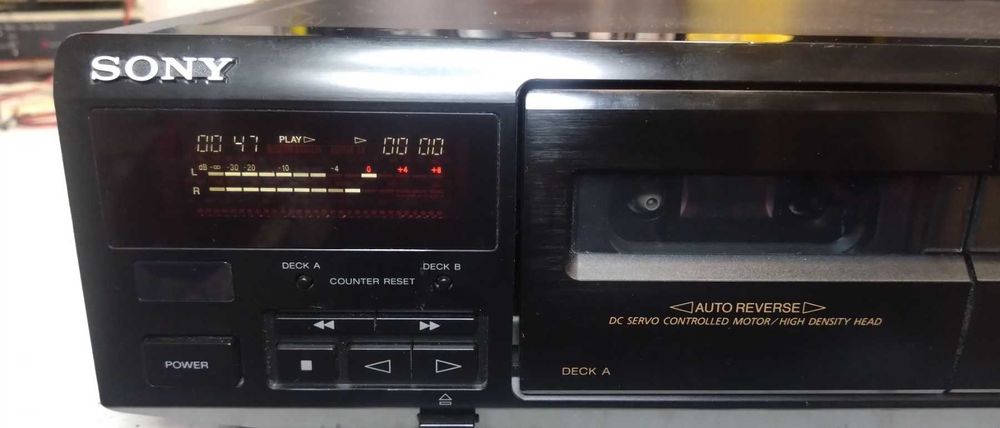 Двукасетъчен реверсивен дек SONY  TC-WR661