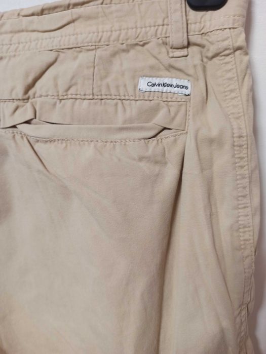 Pantaloni bej Calvin Klein marimea M
