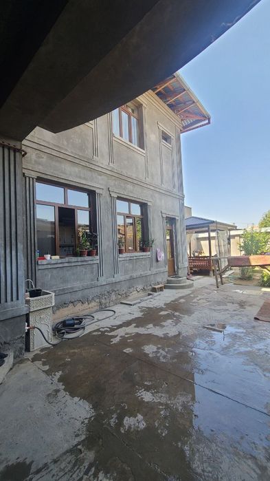 Srochni uy sotiladi uy ozimmiki!!!