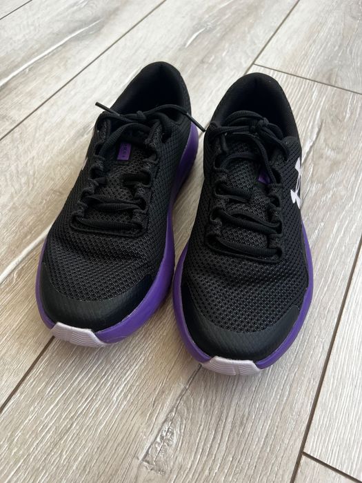 Маратонки -Under Armour GGS Surge 4