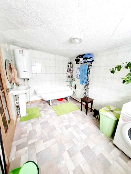 ПРодам дом 4 комнаты 10соток