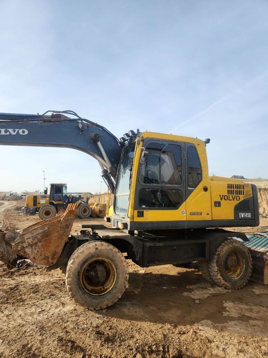 Ekskavator sotiladi, Volvo 145