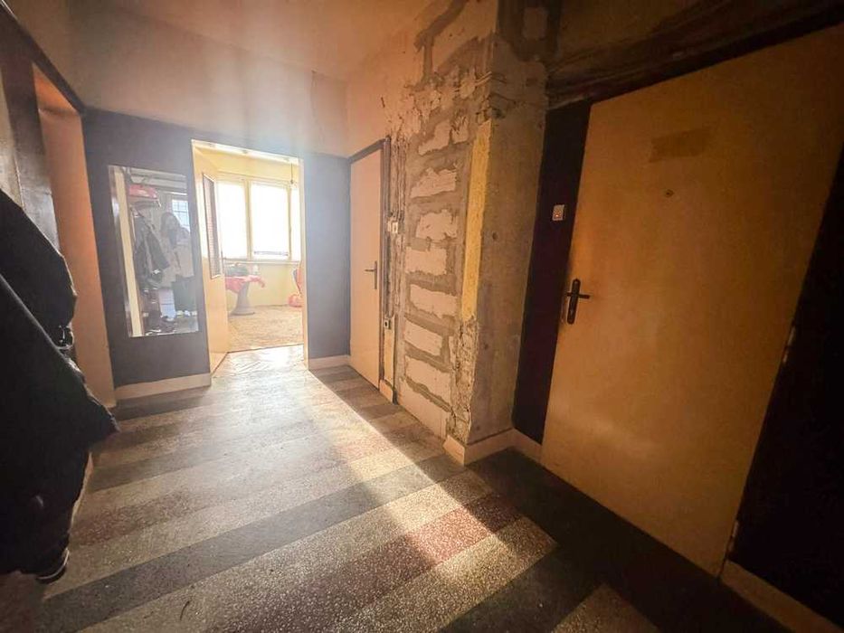 Тристаен апартамент в центъра на Русе –  на метри от Александровска