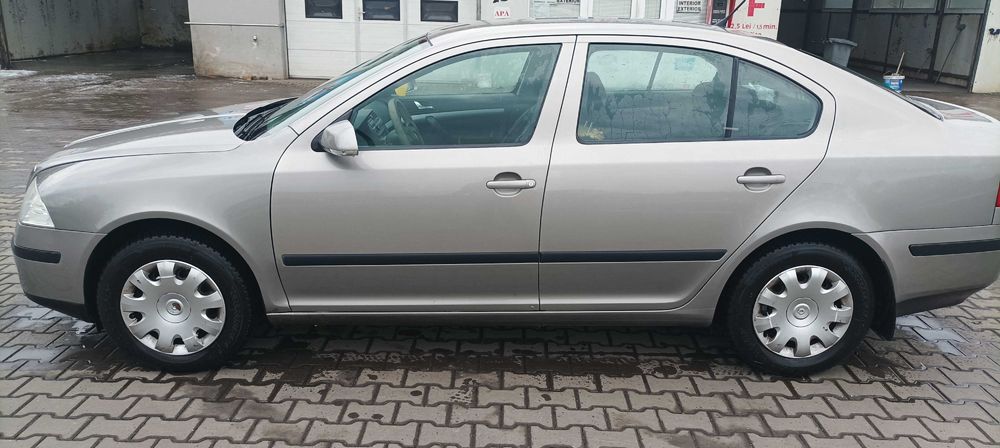 Skoda Octavia 2 Trend, motor 1.6 MPI benzină, 102CP