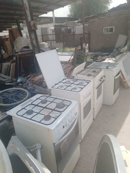 Улица Азаттык дом51  электро  газ плита