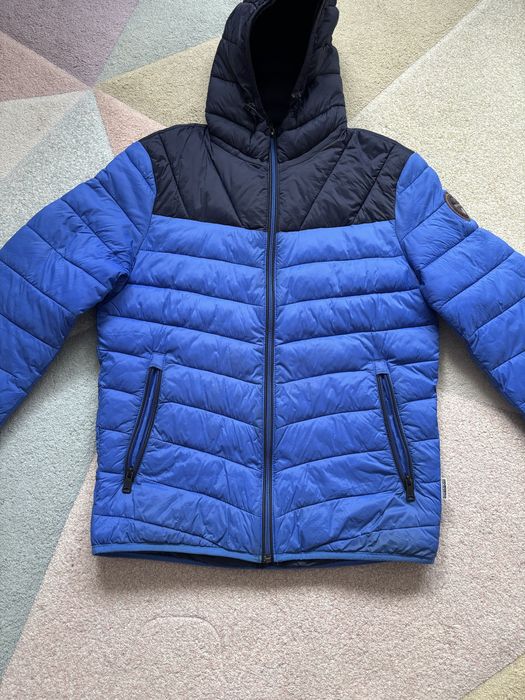 Продавам яке Napapijri