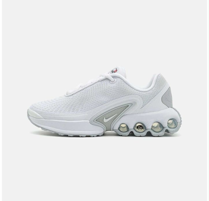 Дамски снейкъри Nike Air Max DN
