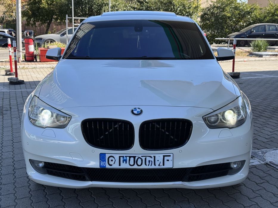 Bmw 530 GT  2013 panoramic