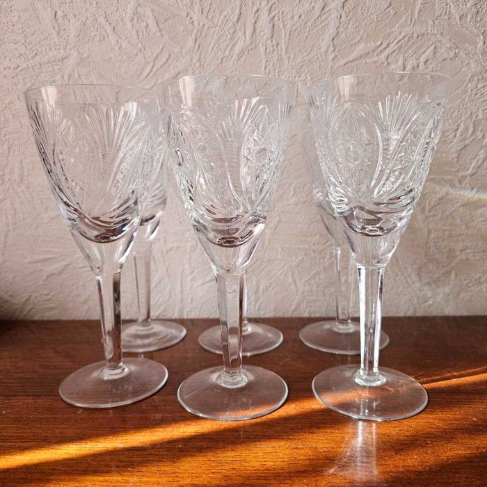 Хрустальные фужеры.