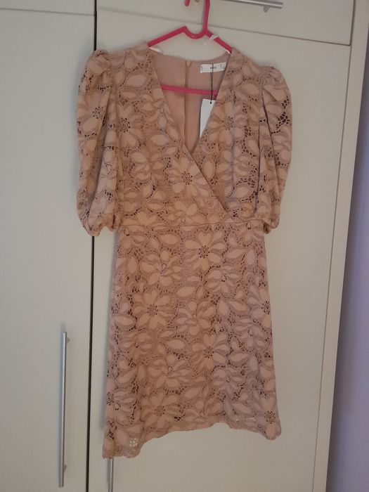 Rochie MNG bej din dantela