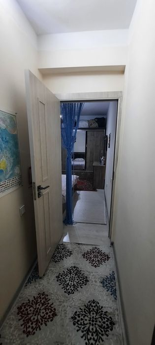 Квартира сотилади. 3 хонали 2-этаж.