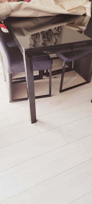 Masa 6 persoane din sticla