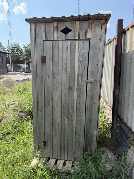 Туалет деревянный  б/у.