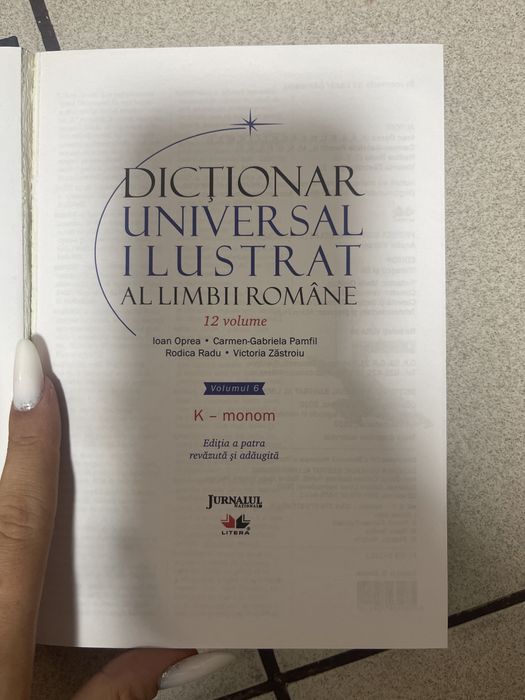 Vand tot setul de dictionare de limba romana /12