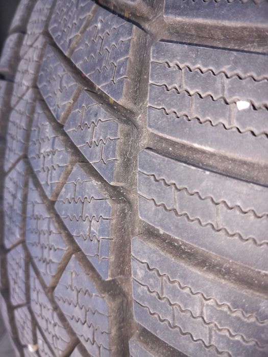 205/55 R18 Continental