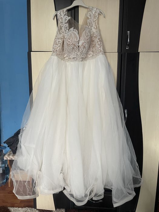 Vand rochie de mireasa