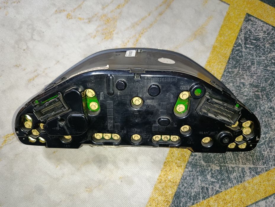 Щиток приборов w202