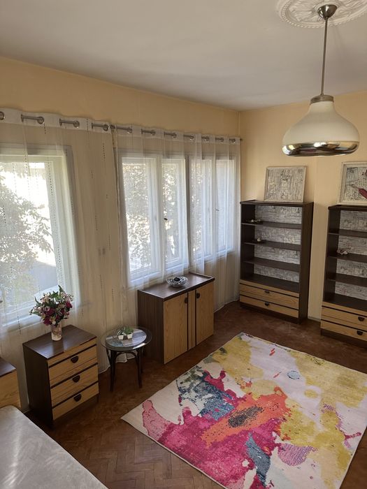 Дава се под наем Тристаен апартамент в Ямбол, Център - 105 кв.м за 382.5 € - Снимка #13