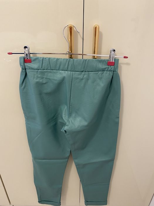 Pantaloni piele ecologica turcoise