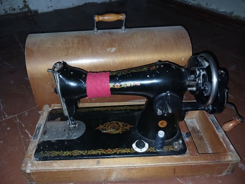 Швейная машинка Зингер
