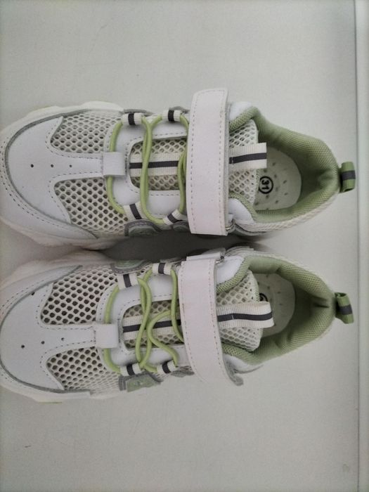 Кроссовки детские