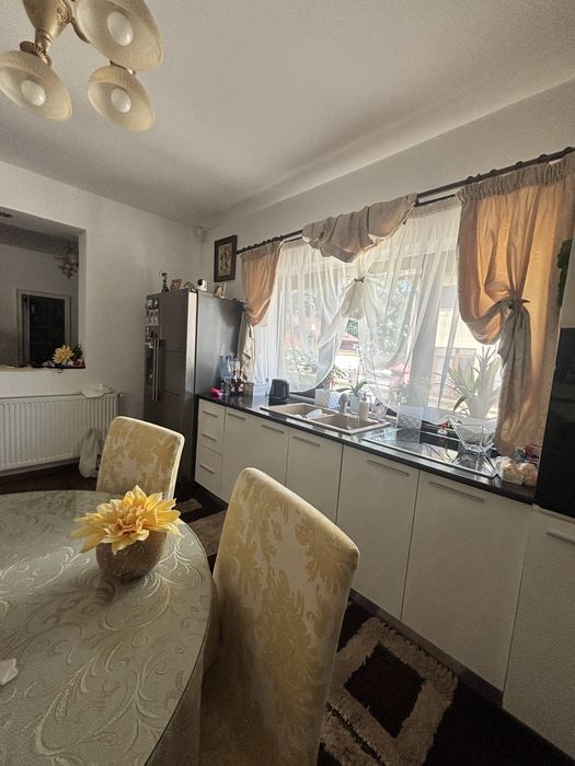 Proprietar | Vilă cu piscină, 4 camere, 3 băi, 255 mp utili | Comuna Berceni – Zona Mămina | 1.700 €/lună