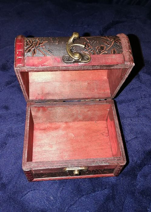 Cufăr din lemn, maro