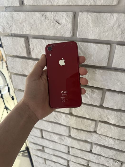 iPhone XR red 64gb