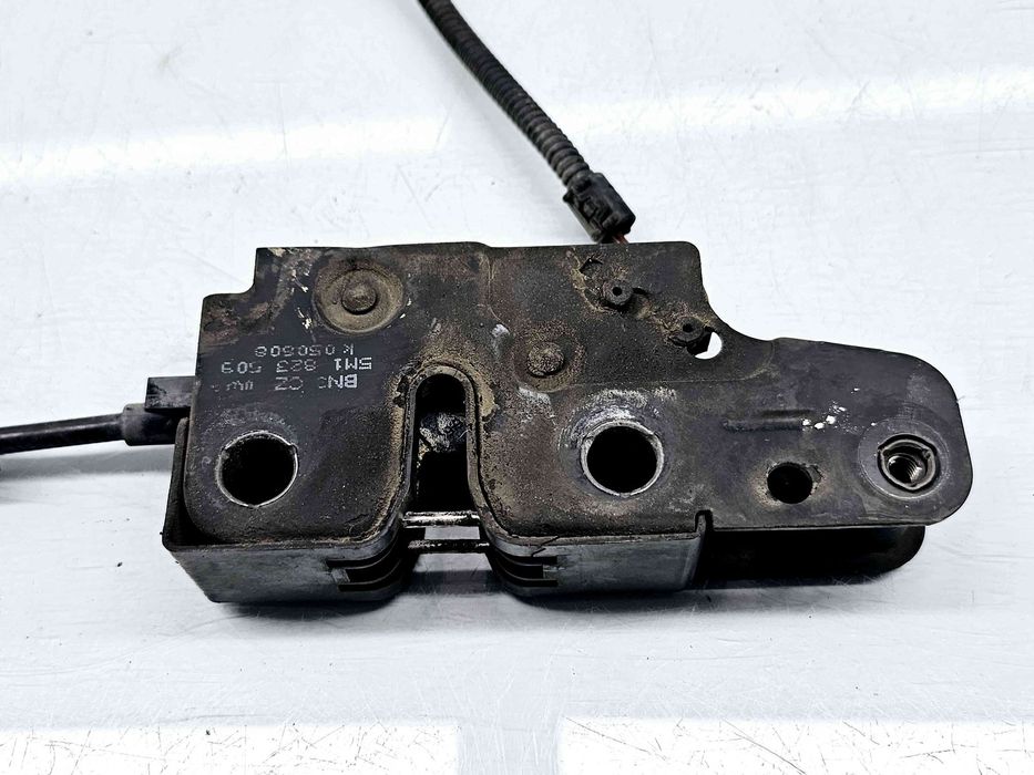 Broasca capota Volkswagen Golf 5 Plus (5M1) [Fabr 2005-2008] 5M1823509