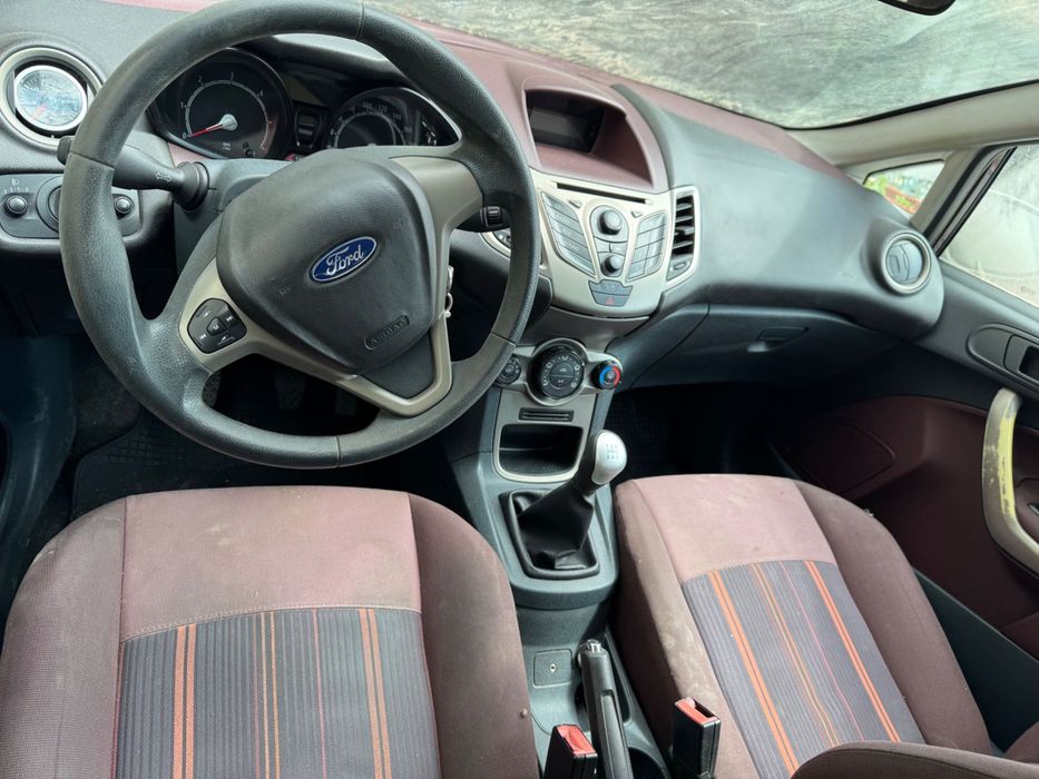 Dezmembrez Ford Fiesta – multe piese disponibile!