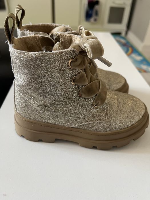 Детски боти на H&M