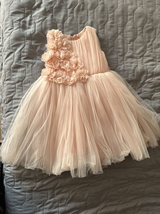 Нарядное платье на 5 лет