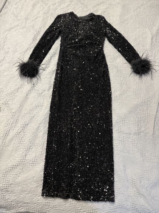 Продам платье с пайетками