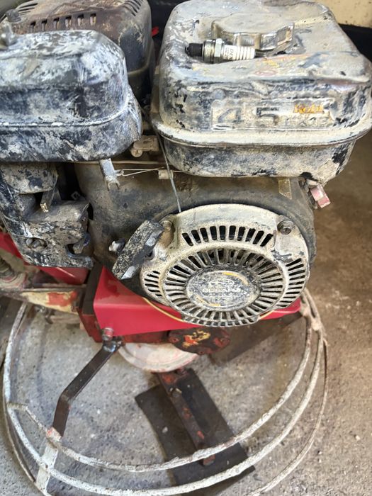 машина за заглаждане на бетон (пердашка / power trowel) с бензинов двигател Subaru Robin 4.5 HP.|
