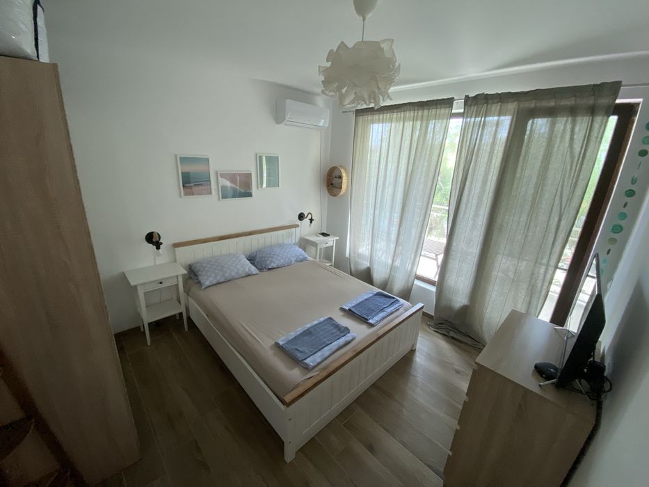 Продава се Двустаен апартамент в Черноморец - 70 кв.м за 1715 €/кв.м - Снимка #2