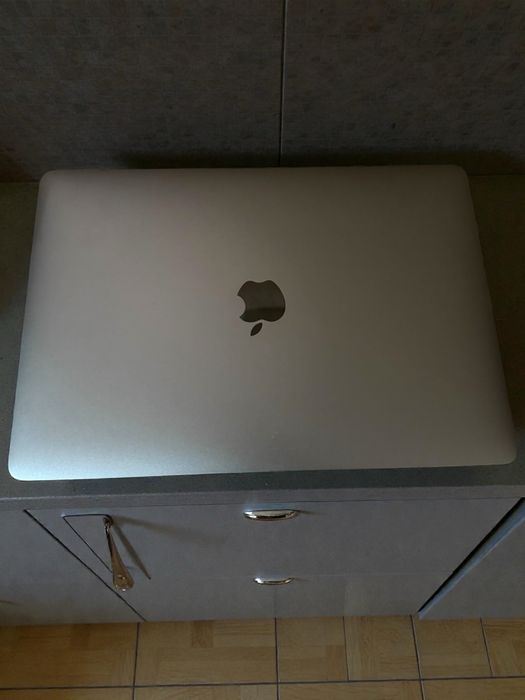 MacBook Air M1 256/8