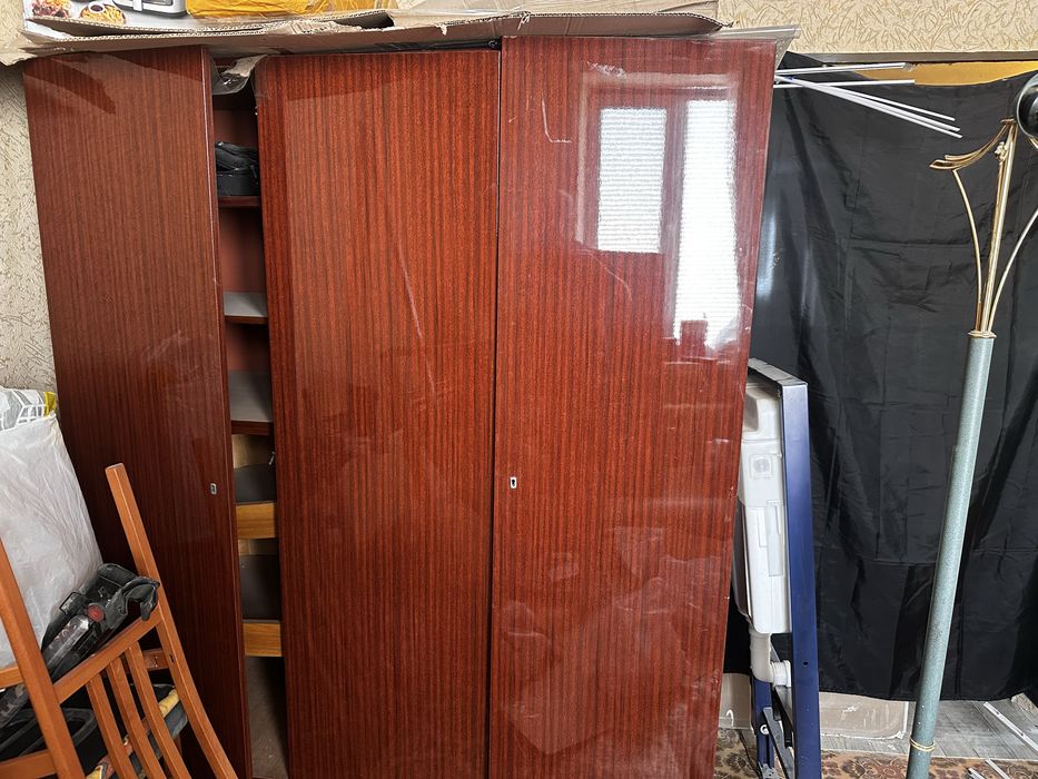 Шкаф Шифоньер даром