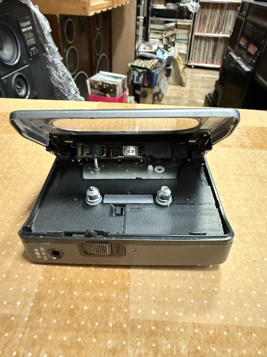 Sony Walkman DD33 кассетный плеер