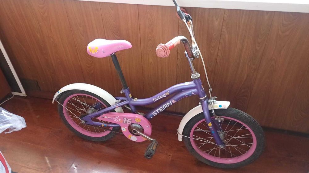 Продам детский велосипед и ролики