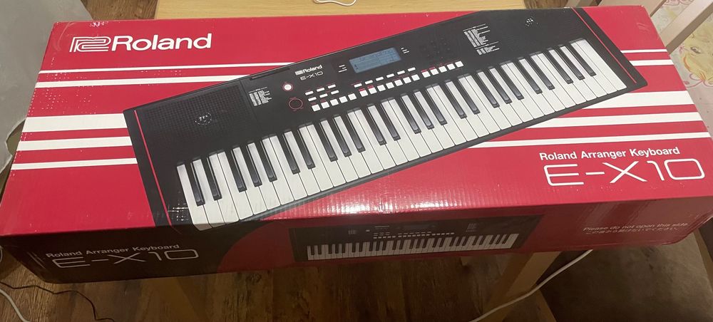 Синтезатор Roland E-X10 с динамика